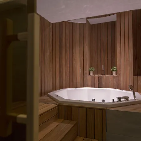 Public House Hotel 4*