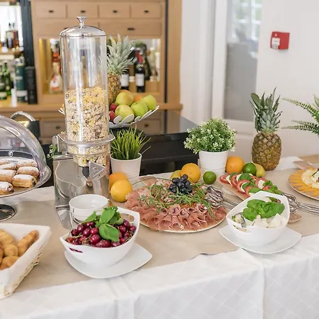 Public House Hotel 4*