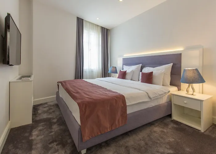 Public House Отель