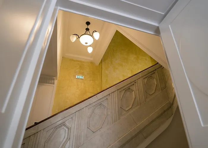 Public House 4* Белград