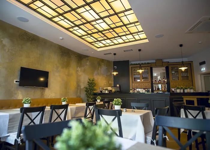 Public House Отель