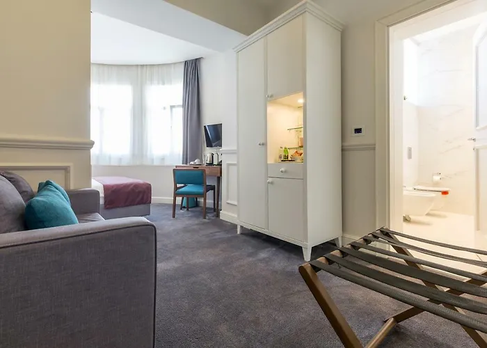 Public House Отель